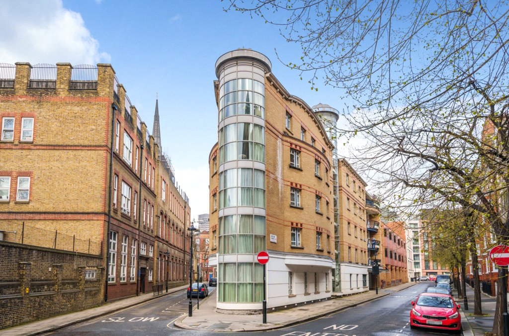 RCS250061 – Greycoat House – Floor 3 – Private Balcony – Modern & Stylish – Chain Free