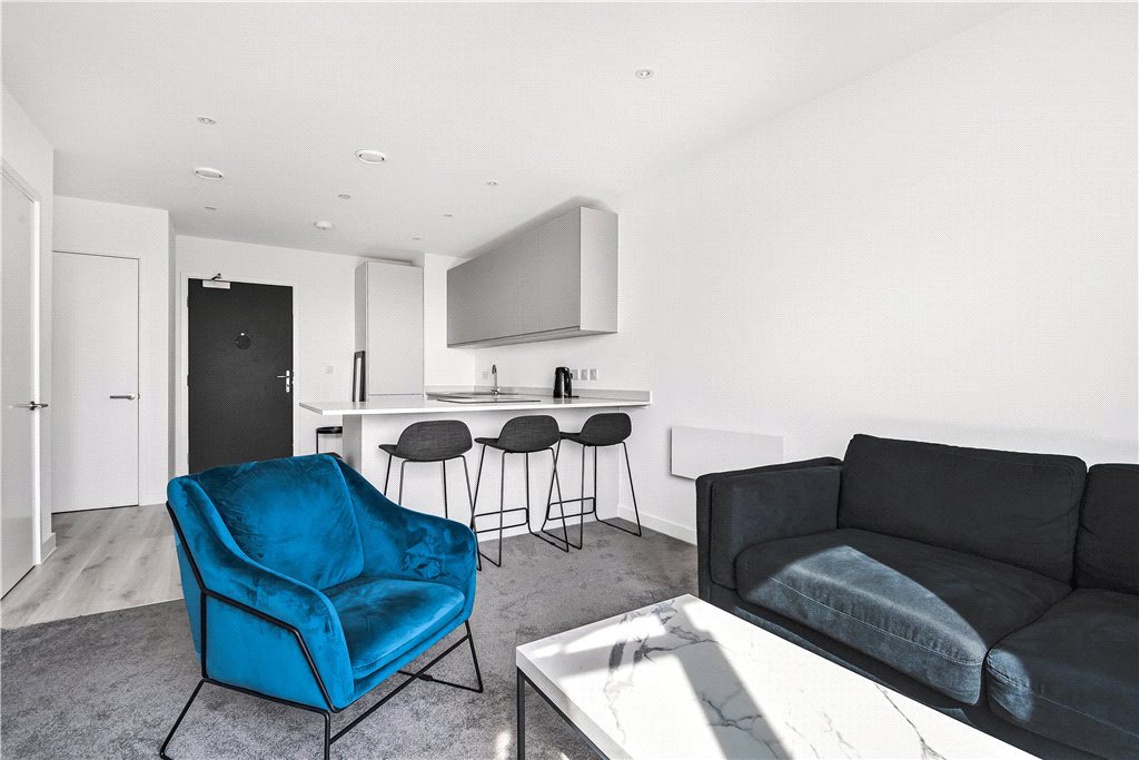 RCS250073 – Spacious 11th Floor One Bedroom Apartment in Trafford Park